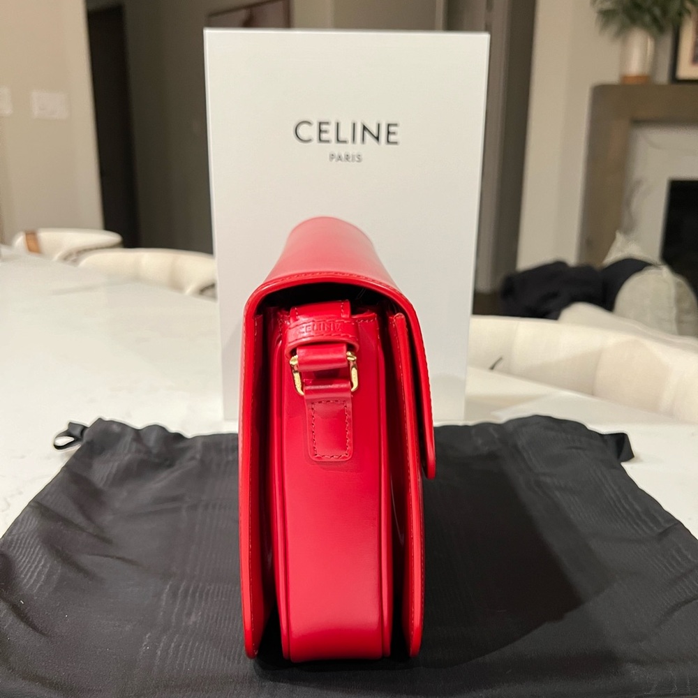 Celine LARGE TRIOMPHE BAG IN SHINY CALFSKIN
RED - Picture 4 of 12